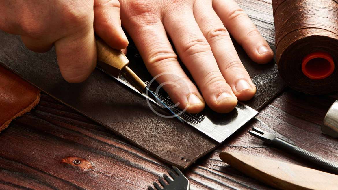 Тип клея для ремонта обуви